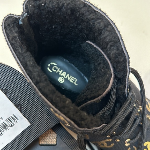 CHANEL Lambskin Shearling Canvas CC Lace Up Boots SZ 40 Brand New - Picture 5 of 7